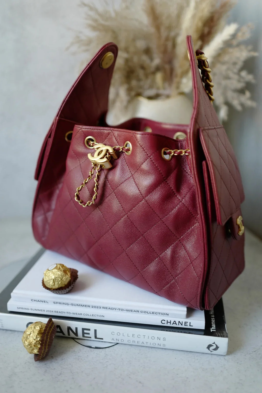 Chanel Quilted 25 Handbag Medium in Black - image 7 | MOAH