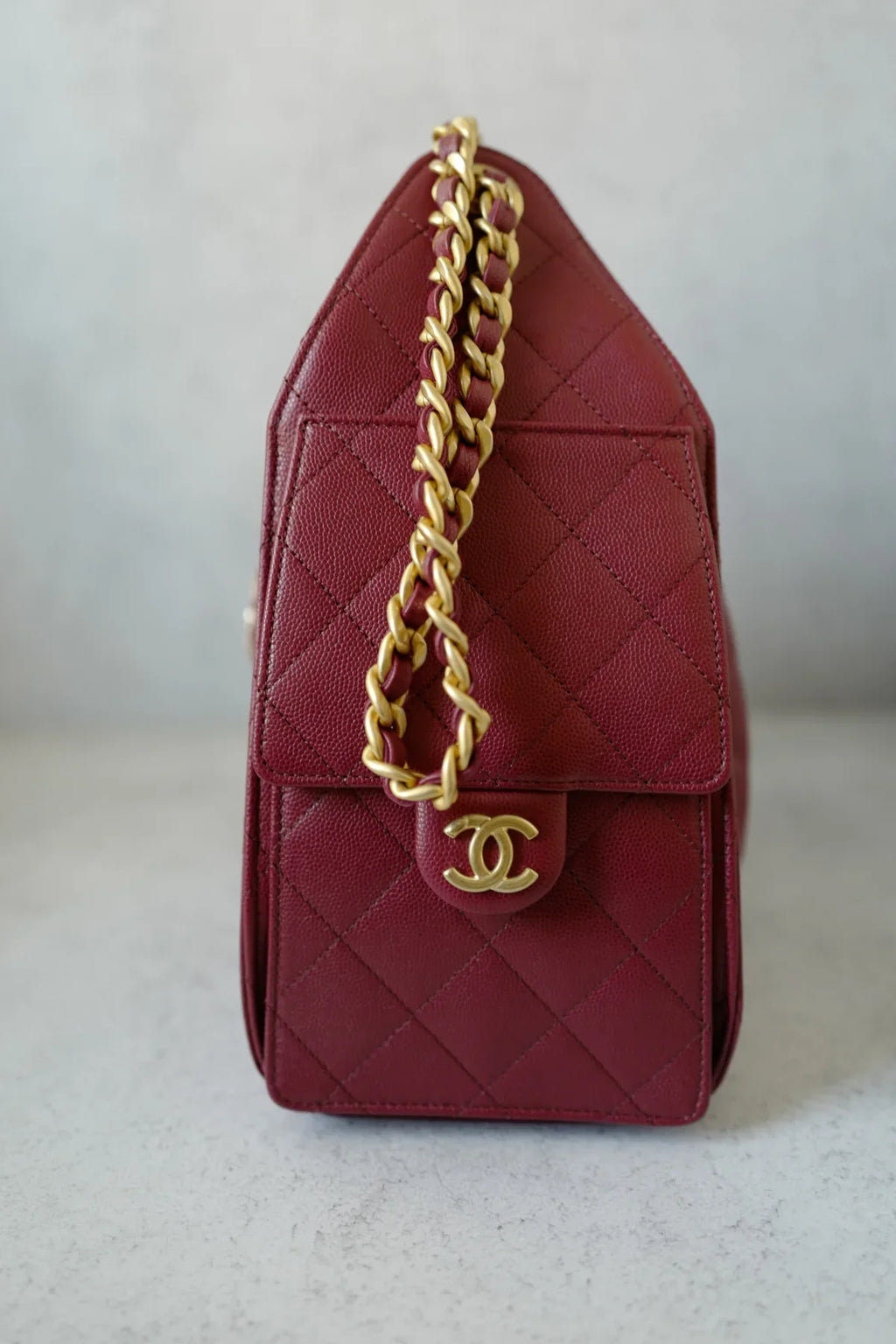 Chanel Quilted 25 Handbag Medium in Black - image 8 | MOAH
