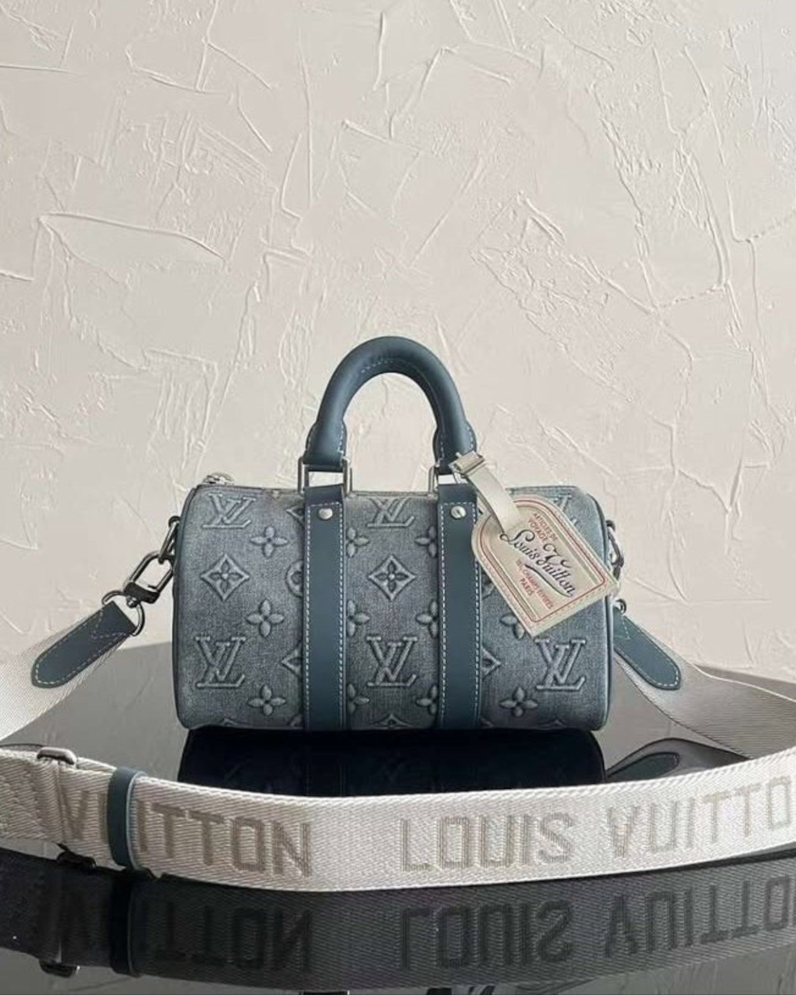 Louis Vuitton Speedy Bandoulière Denim 25 in Blue - image 9 | MOAH