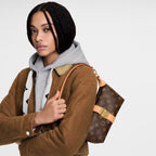 Louis Vuitton Pochette Mia - Image 6