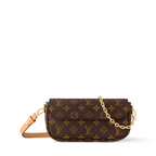 Louis Vuitton Wallet On Chain Ivy front view